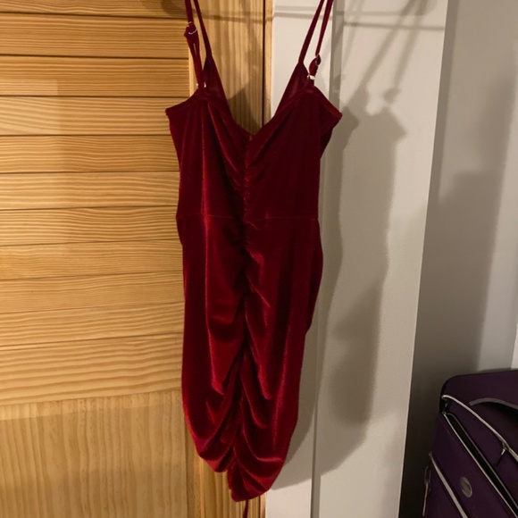 Red Velvet dress - Picture 2 of 3